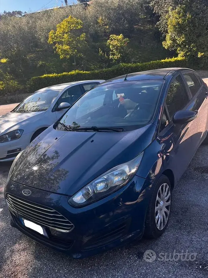 Usata Ford Fiesta 101 CV (74 kW) 2015 Bluazzurro Utilitaria