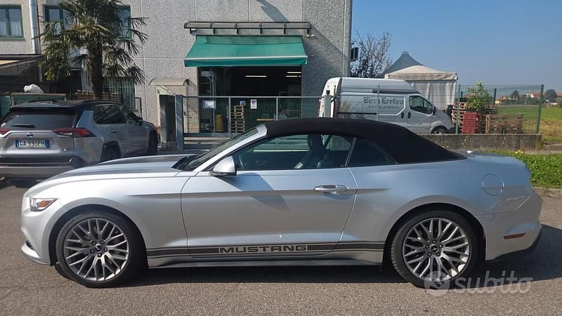 Usata Ford Mustang 290 CV (213 kW) 2018 Grigio Cabrio