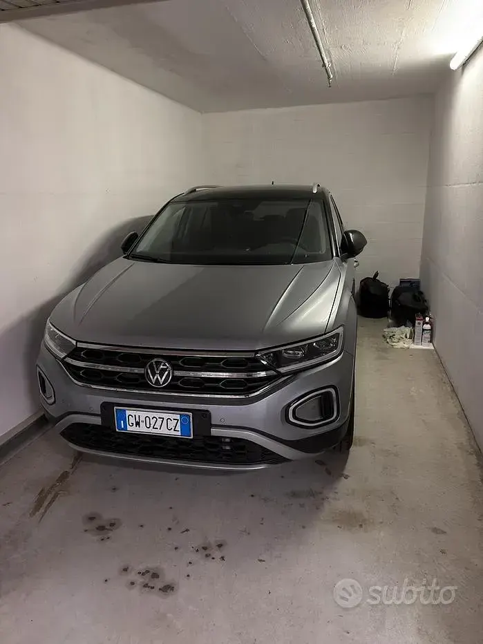 Usata VW T-Roc Style 150 CV (110 kW) 2024 Grigio SUV