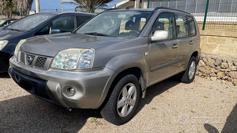 Usata Nissan X-Trail 136 CV (100 kW) 2006 Grigio SUV