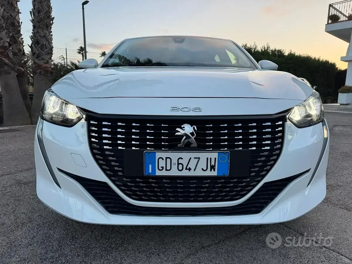 Usata Peugeot 208 Allure 102 CV (75 kW) 2020 Bianco Utilitaria