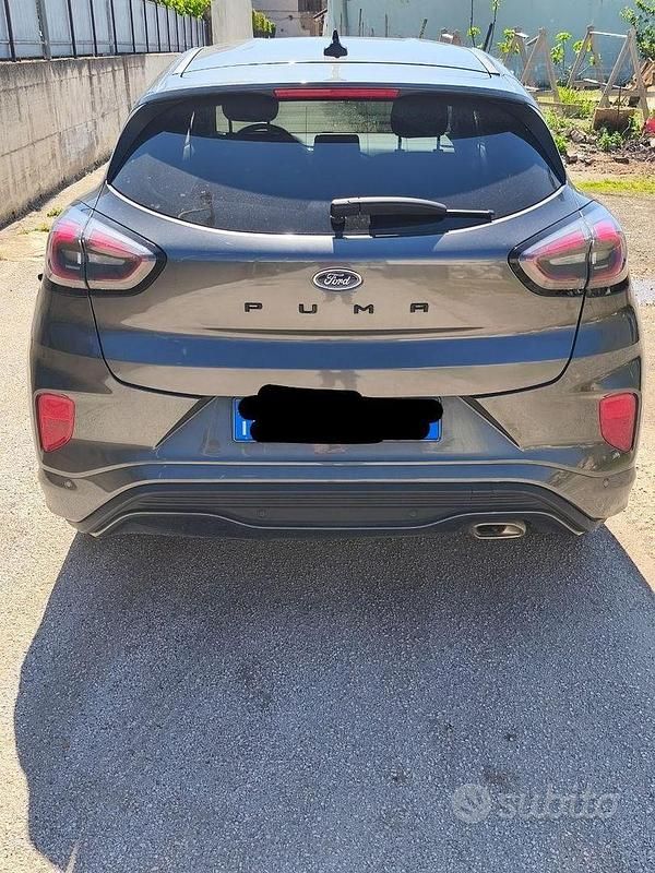 Usata Ford Puma 125 CV (91 kW) 2023 Grigio SUV