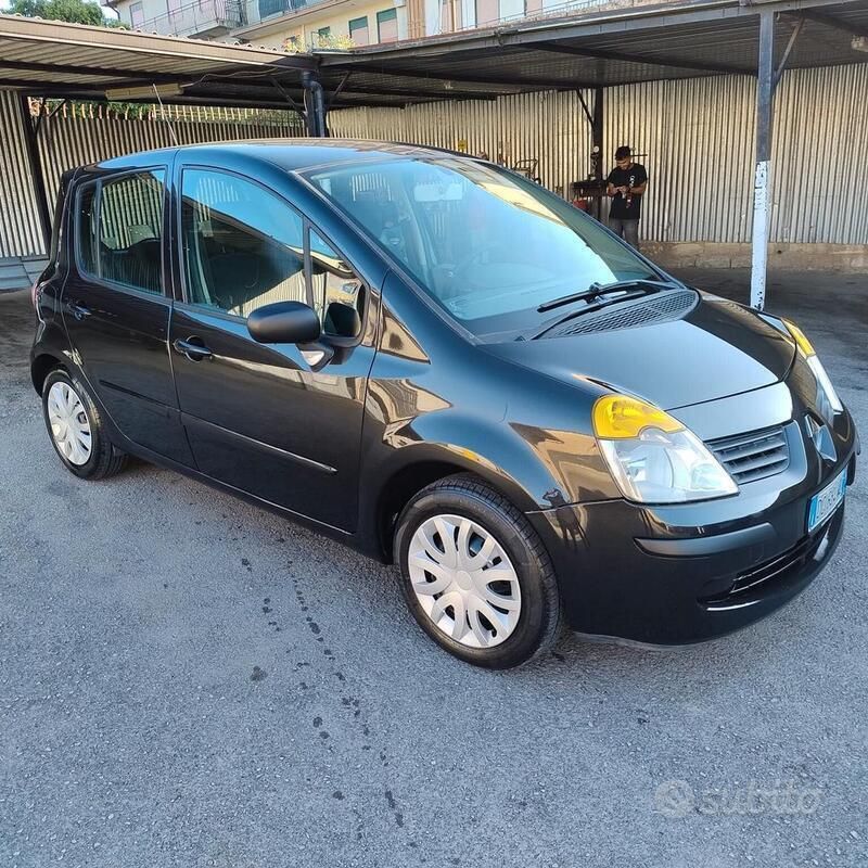 Usata Renault Modus Dynamique 75 CV (55 kW) 2007 Grigio Monovolume