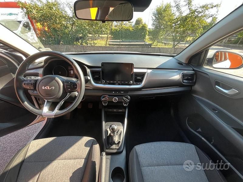Usata Kia Stonic Style 84 CV (61 kW) 2023 Bianco SUV