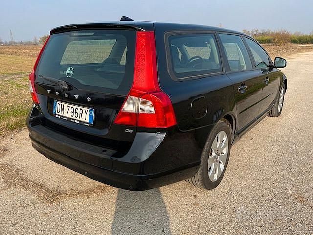 Usata Volvo V70 185 CV (136 kW) 2008 Nero Station wagon