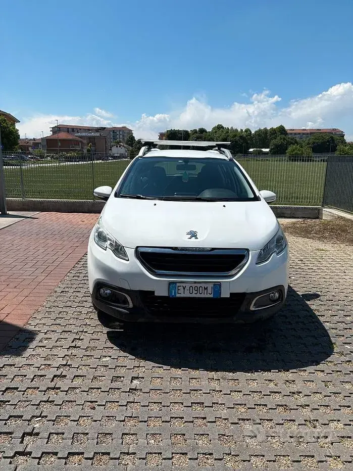 Usata Peugeot 2008 Allure 82 CV (60 kW) 2015 Bianco SUV