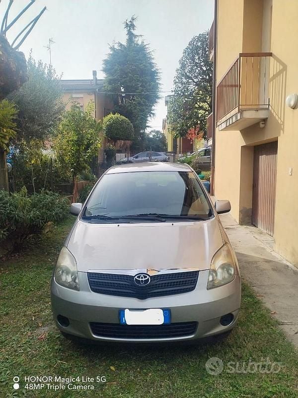 Usata Toyota Corolla 135 CV (99 kW) 2003 Berlina