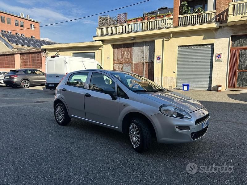 Argento Usata 2015 Fiat Grande Punto Due volumi | 4900 € (Buon prezzo) - Immagine 1/4