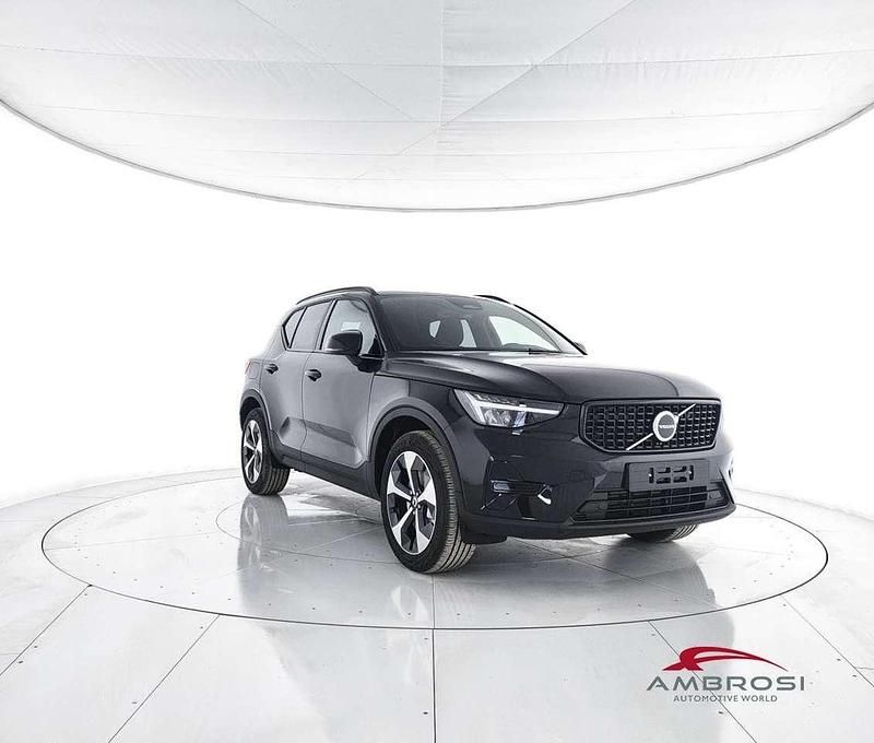 Nuova Volvo XC40 Plus 163 CV (119 kW) 2026 Onyx black SUV