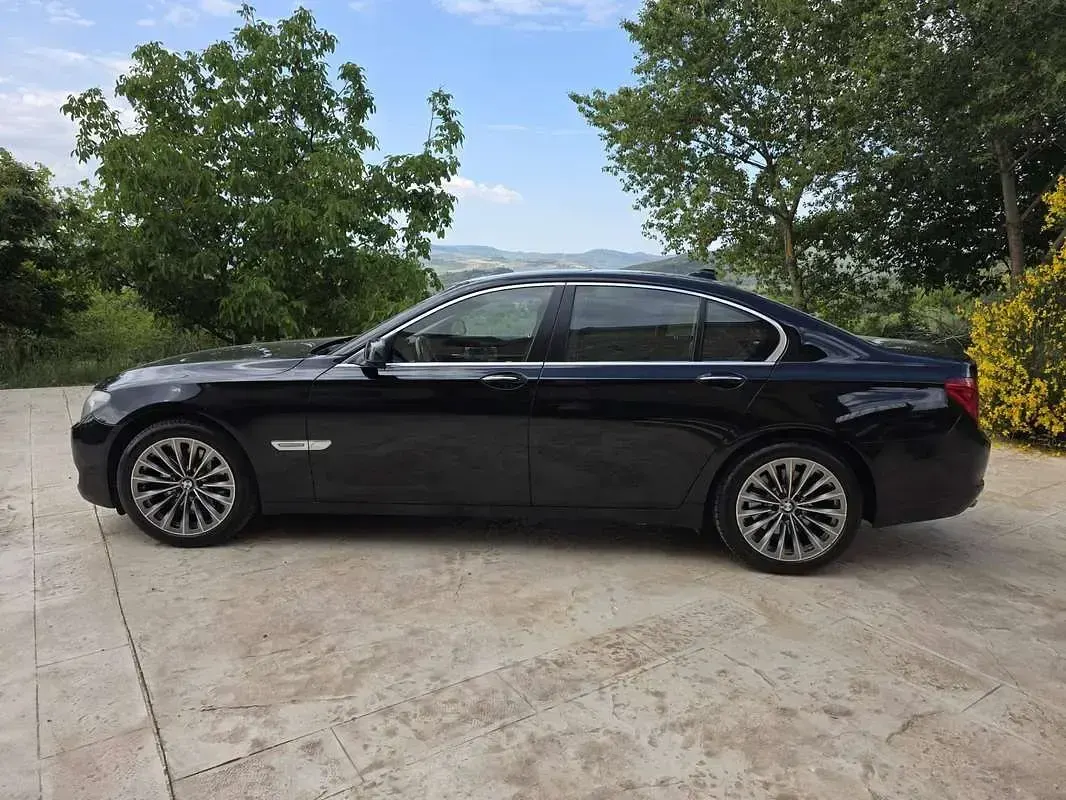 Usata BMW 730 Efficient Dynamics 245 CV (180 kW) 2010 Nero Berlina