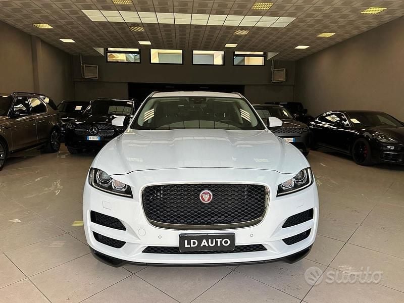 Usata Jaguar F-Pace Portfolio 180 CV (132 kW) 2019 Bianco SUV