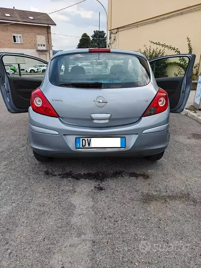 Usata Opel Corsa Enjoy 80 CV (58 kW) 2009 Grigio Utilitaria