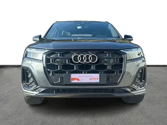 Usata Audi Q7 S-Line 286 CV (210 kW) 2024 Grigio SUV