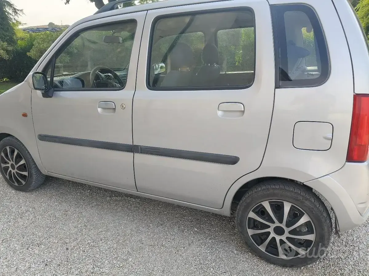Usata Opel Agila 75 CV (55 kW) 2004 Monovolume