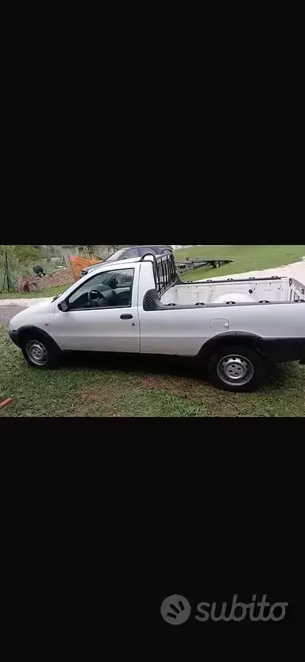 Usata Fiat Strada 63 CV (46 kW) 2002