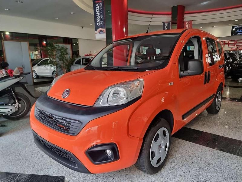 Usata Fiat Qubo Lounge 77 CV (56 kW) 2019 Arancione Monovolume
