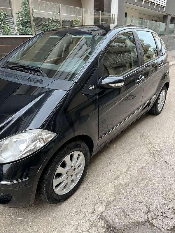 Usata Mercedes A180 109 CV (80 kW) 2007 Nero Monovolume