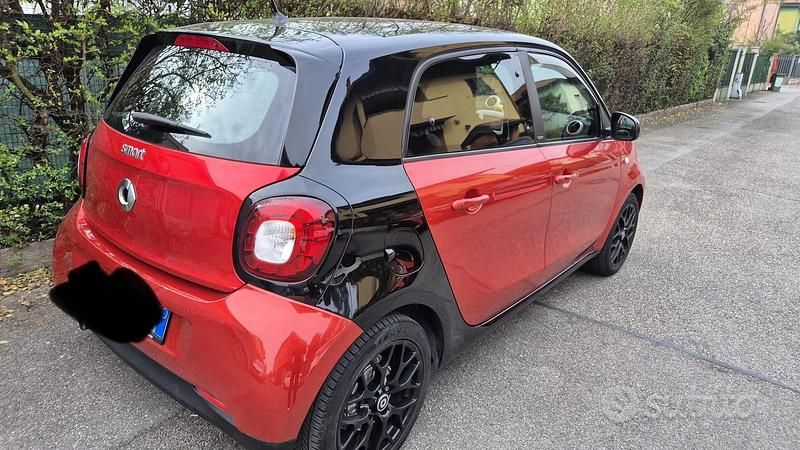 Usata Smart ForFour Passion 71 CV (52 kW) 2016 Rosso Utilitaria