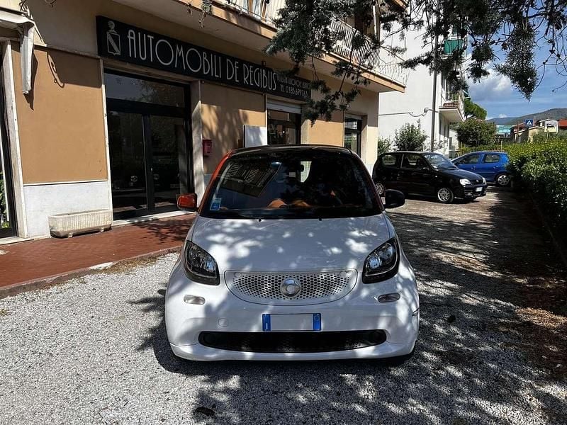 Bianco Usata 2015 Smart ForTwo Coupé Edition #1 Utilitaria | 8500 € (Ottimo prezzo) - Immagine 1/4