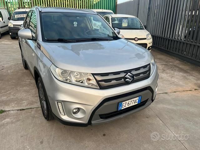 Usata Suzuki Vitara 120 CV (88 kW) 2015 Gray SUV