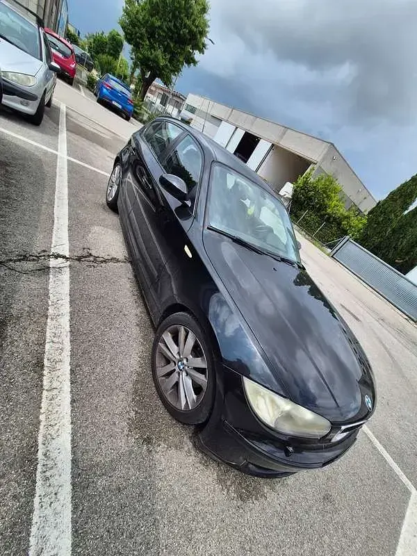 Usata BMW 118 143 CV (105 kW) 2008 Nero Utilitaria