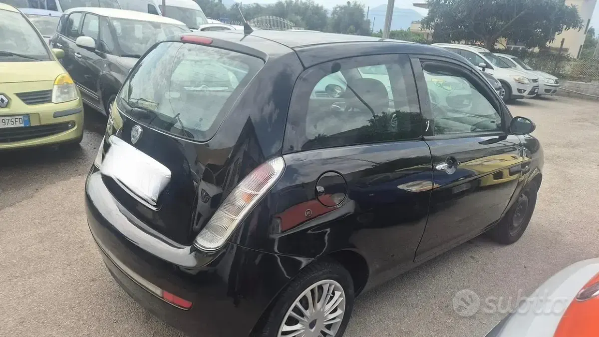 Usata Lancia Ypsilon 60 CV (44 kW) 2009 Marrone Utilitaria