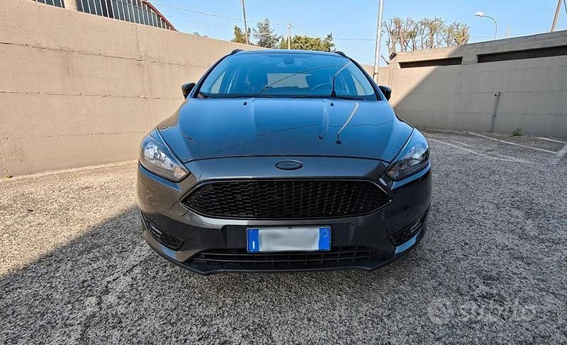 Grigio Usata 2018 Ford Focus Titanium S Station wagon | 12.900 € (Buon prezzo) - Immagine 1/4
