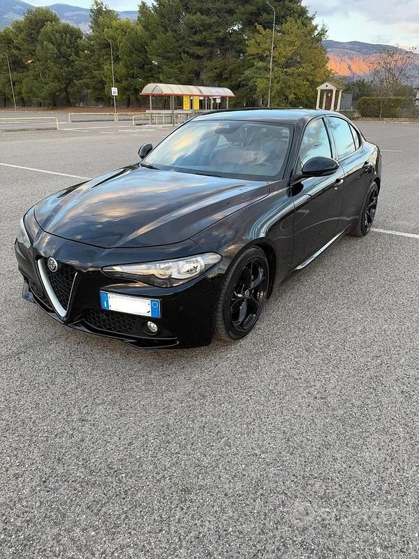 Usata Alfa Romeo Giulia 150 CV (110 kW) 2017 Nero Berlina