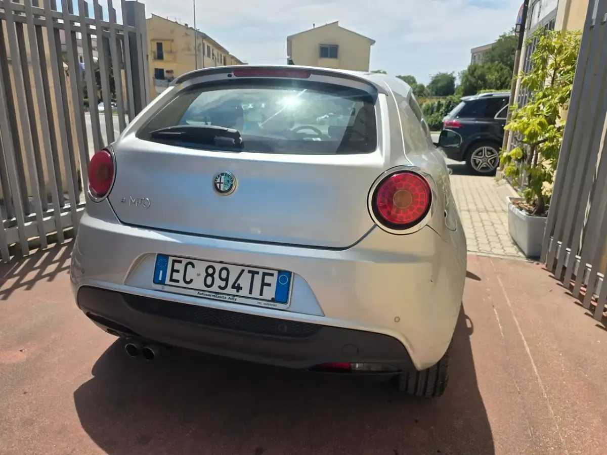 Usata Alfa Romeo MiTo Distinctive 120 CV (88 kW) 2011 Grigio Utilitaria
