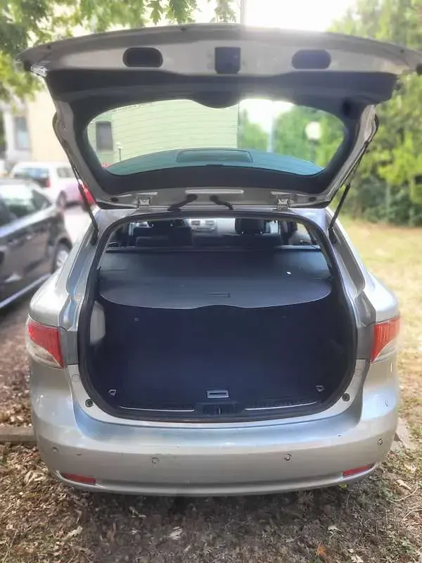 Usata Toyota Avensis Plus 126 CV (92 kW) 2009 Argento Station wagon