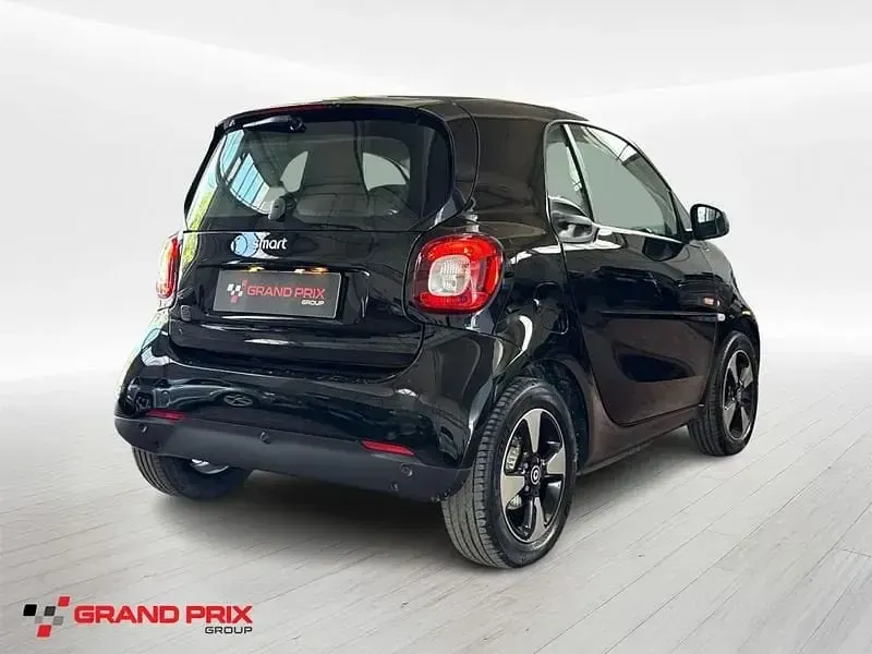 Usata Smart ForTwo Electric Drive Passion 60 kW (82 CV) 2022 Nero Berlina