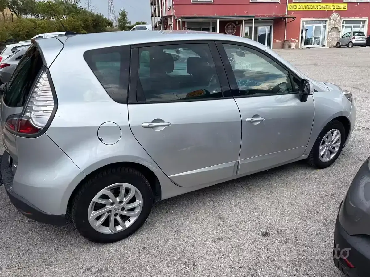 Usata Renault Scénic III XMOD 110 CV (80 kW) 2014 Other Monovolume