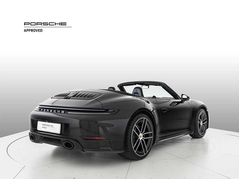 Nuova Porsche 911 Carrera Cabriolet 394 CV (289 kW) 2025 Nero jet metallizzato/capote nera Cabrio