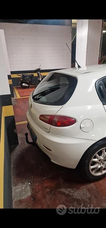 Usata Alfa Romeo 147 120 CV (88 kW) 2010 Bianco Utilitaria