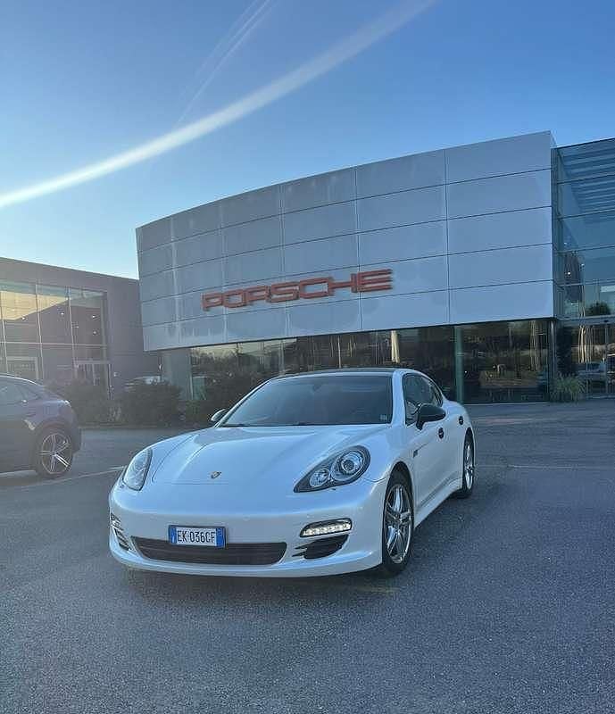 Usata Porsche Panamera 250 CV (183 kW) 2011 Nero Berlina