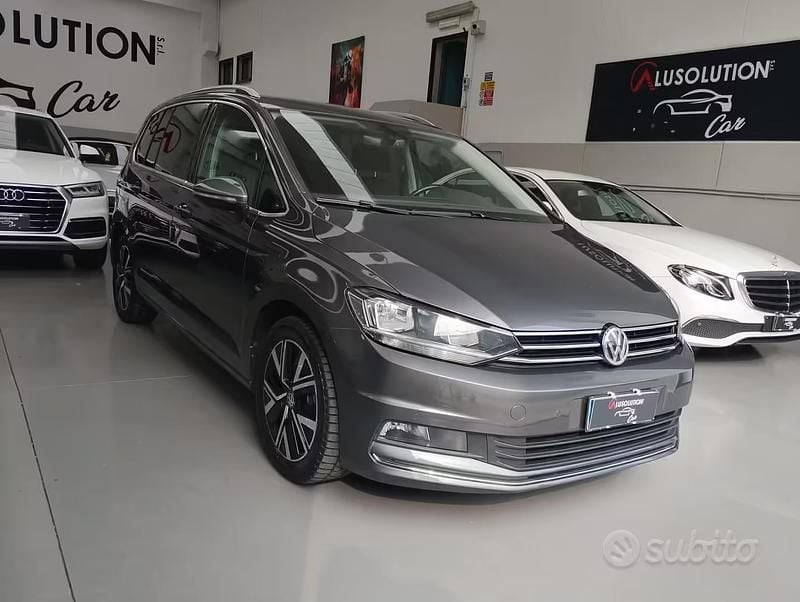 Usata VW Touran Executive 150 CV (110 kW) 2020 Grigio Monovolume