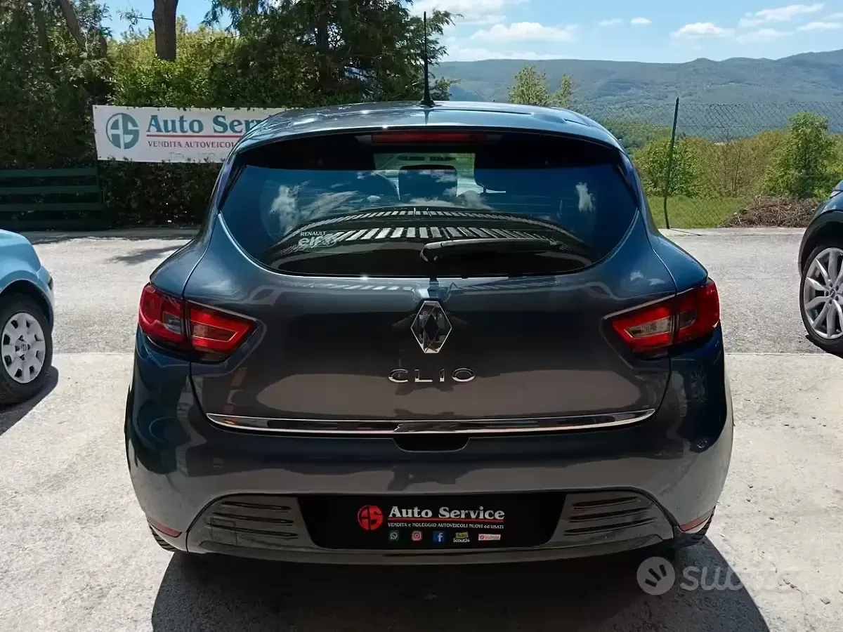 Usata Renault Clio IV LIMITED 73 CV (53 kW) 2018 Grigio Berlina