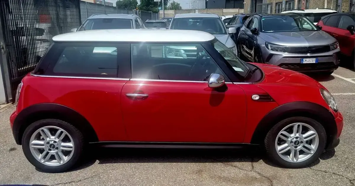 Usata Mini Cooper 122 CV (89 kW) 2011 Rosso tetto bianco Utilitaria