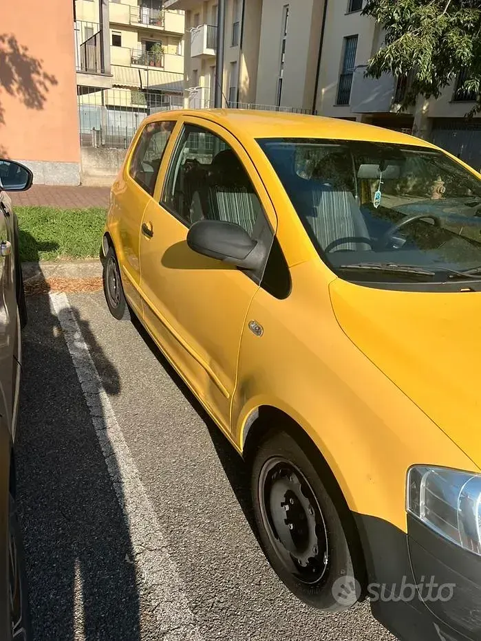 Usata VW Fox 60 CV (44 kW) 2011 Giallo Utilitaria