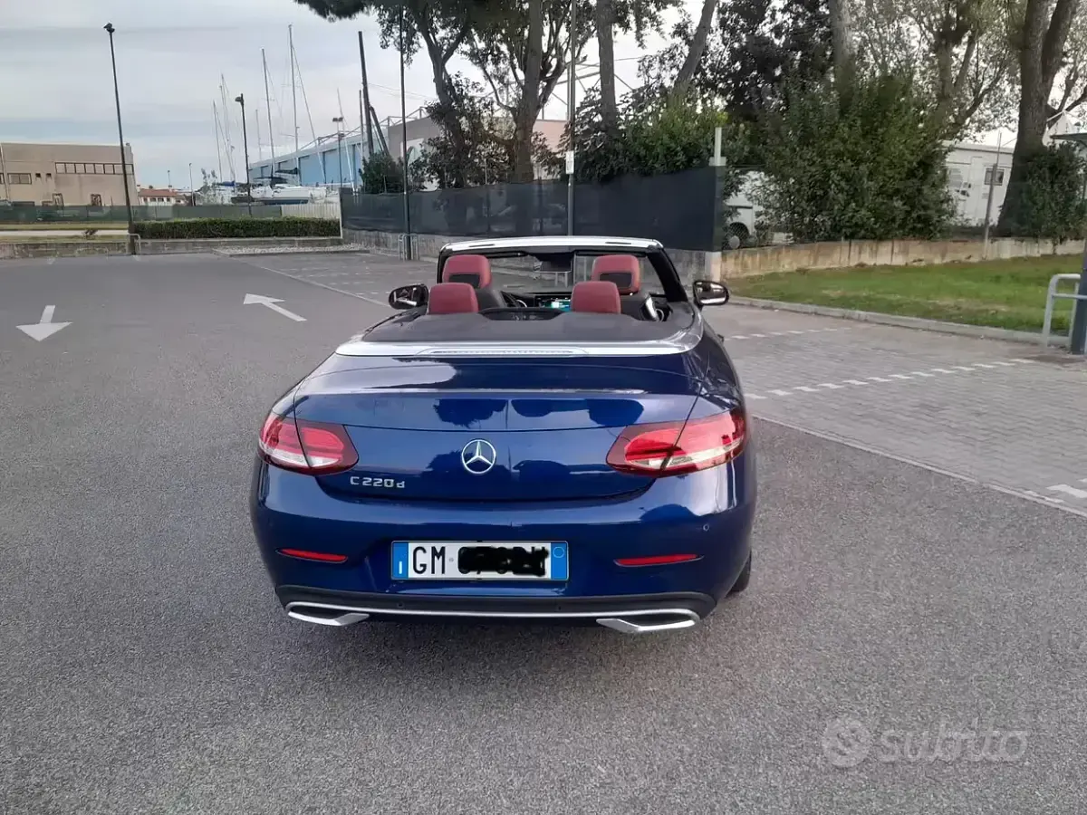 Usata Mercedes C220 Premium Plus 194 CV (142 kW) 2021 Blu Cabrio