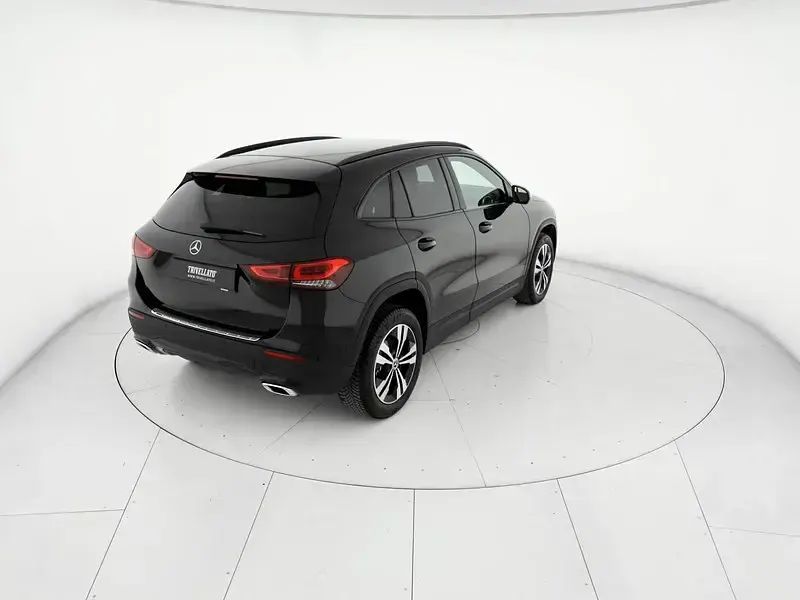 Usata Mercedes GLA180 116 CV (85 kW) 2021 Nero SUV
