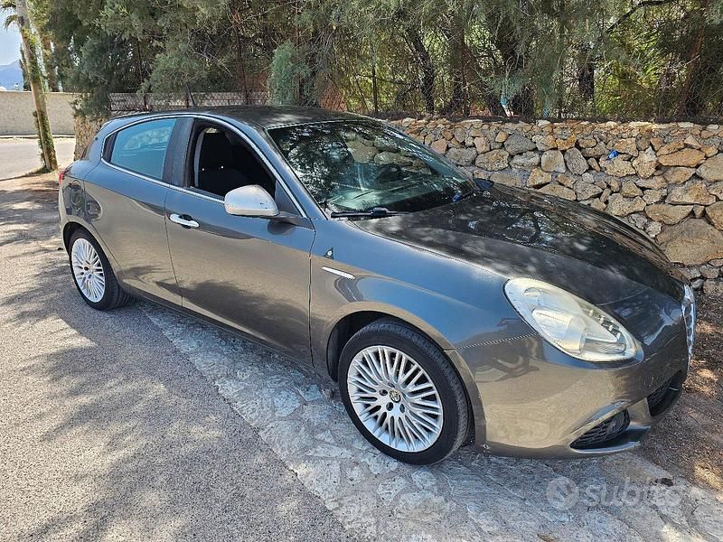 Usata Alfa Romeo Giulietta 170 CV (125 kW) 2010 Grigio Utilitaria
