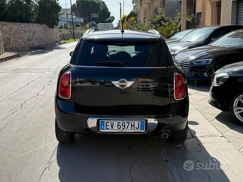 Usata Mini Cooper D Countryman Business 143 CV (105 kW) 2014 Nero SUV