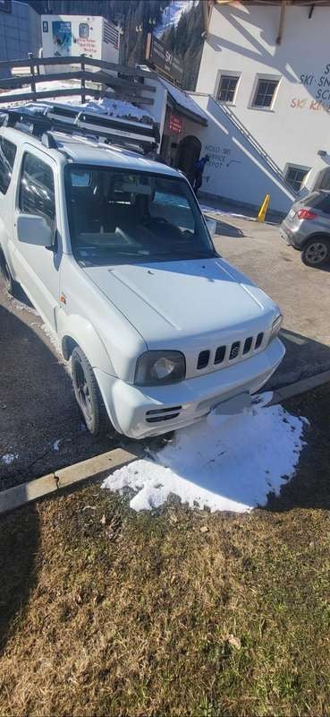 Usata Suzuki Jimny 86 CV (63 kW) 2009 Bianco SUV