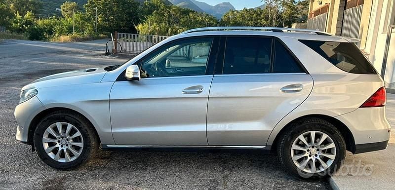 Usata Mercedes GLE250 Executive 204 CV (150 kW) 2016 Grigio SUV
