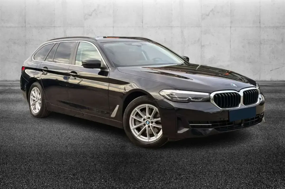 Usata BMW 520 190 CV (139 kW) 2023 Nero Station wagon