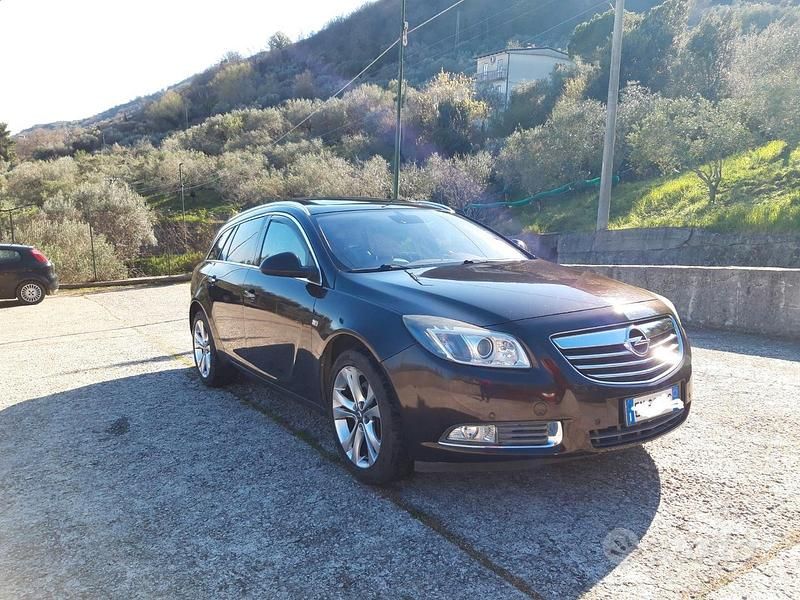 Usata Opel Insignia 194 CV (142 kW) 2012 Marrone Station wagon
