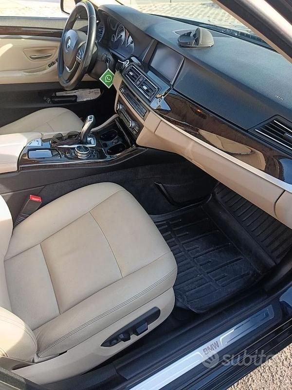 Usata BMW 520 Luxury Line 184 CV (135 kW) 2013 Nero Station wagon