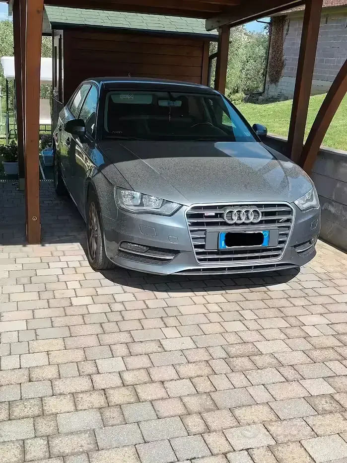 Usata Audi A3 Attraction 105 CV (77 kW) 2015 Grigio Berlina