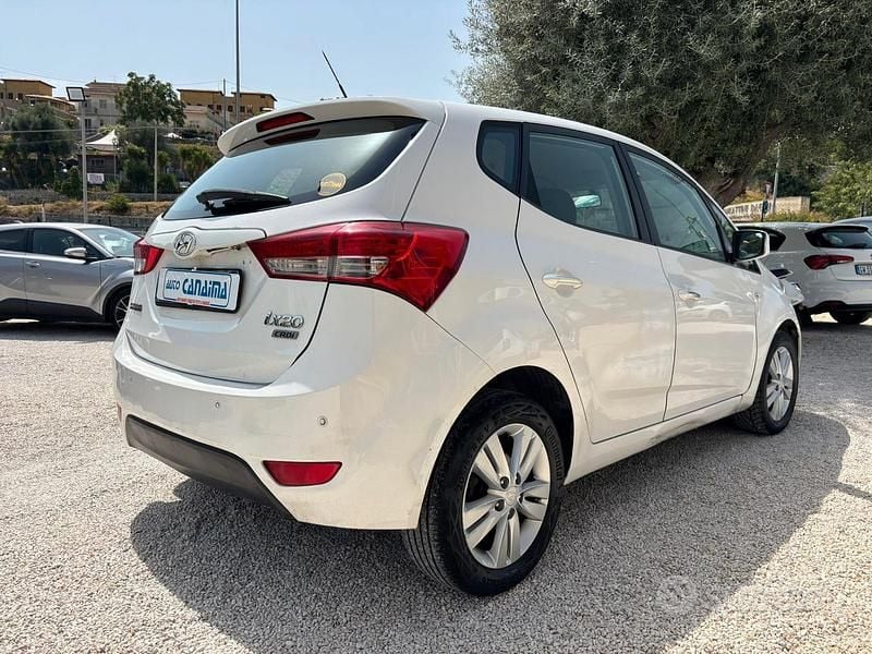 Usata Hyundai ix20 77 CV (56 kW) 2011 Bianco Utilitaria